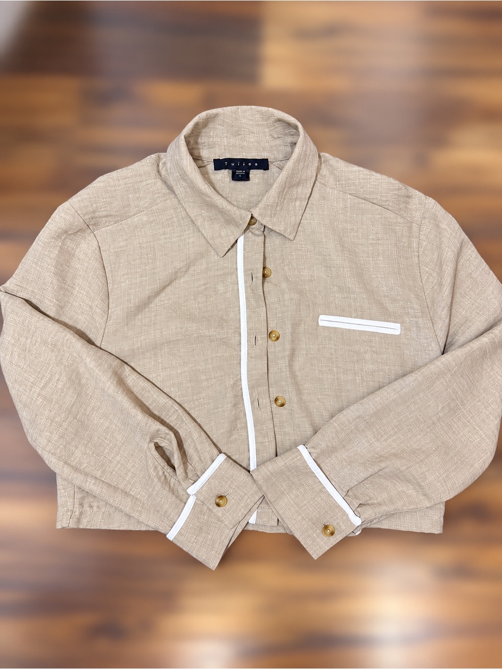 Tullea Beige Cropped Button-Up Jacket Shirt Size Small FAST SHIPPING